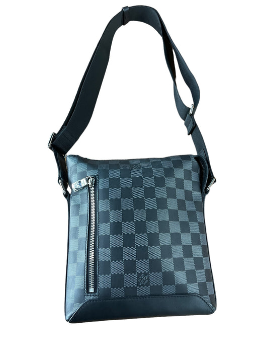 Louis Vuitton - Discovery Messenger Bag in Damier Graphite 0452677